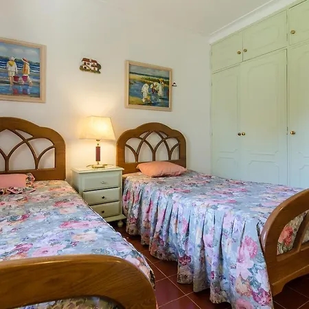 ヴィラ Spacious Villa For 10 With Private Pool Near Albufeira *