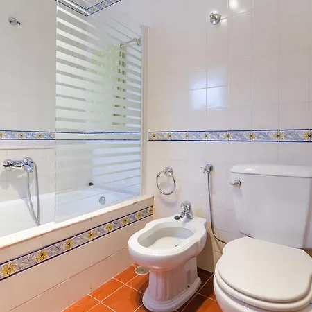 ヴィラ Spacious Villa For 10 With Private Pool Near Albufeira